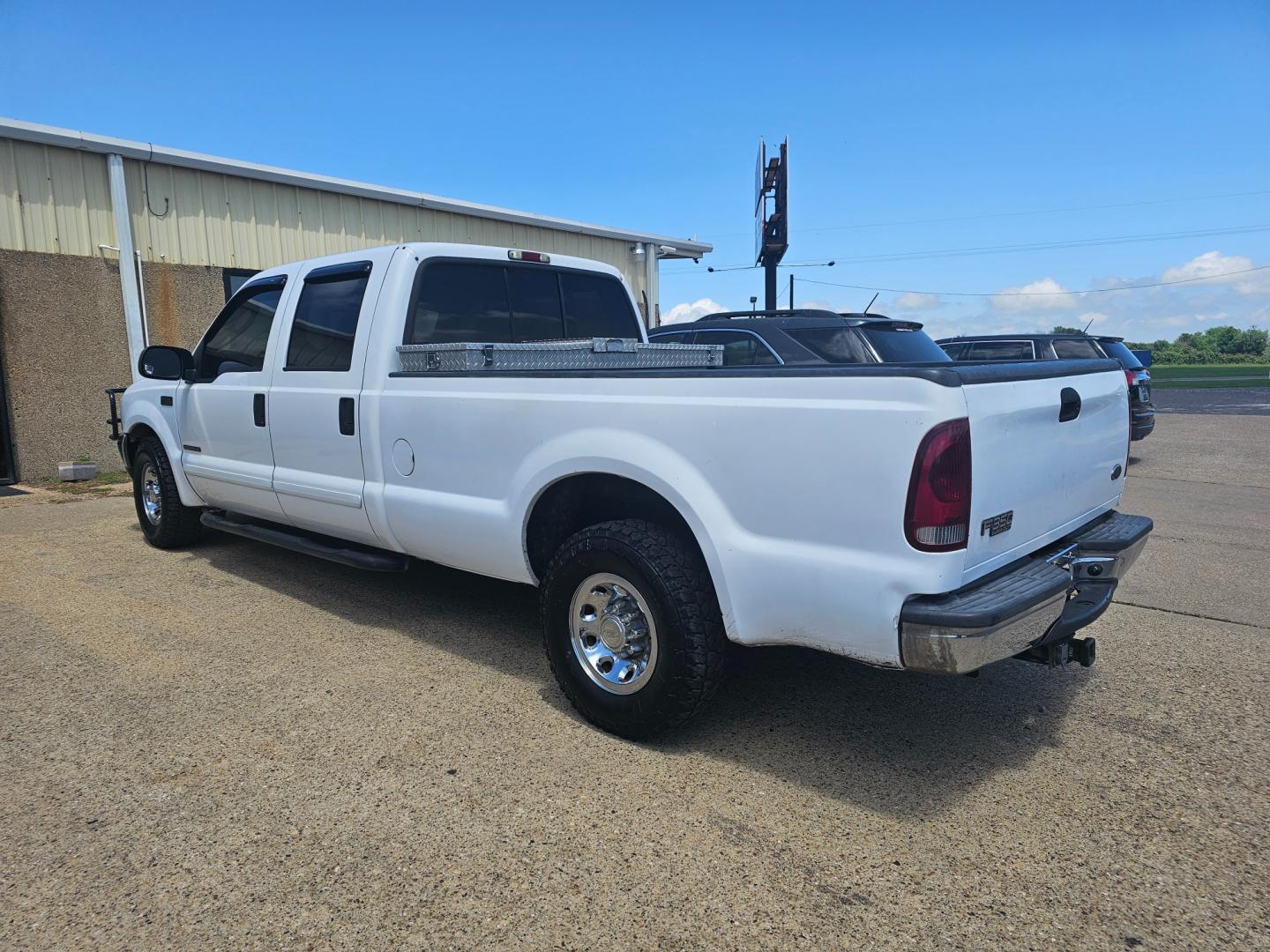 2003 WHITE FORD F-350 SD King Ranch Crew Cab Long Bed 2WD (1FTSW30F73E) with an 7.3L V8 OHV 16V TURBO DIESEL engine, 4-SPEED AUTOMATIC transmission, located at 533 S Seven Points BLVD, Seven Points, TX, 75143, (430) 255-4030, 32.313999, -96.209351 - Photo#3